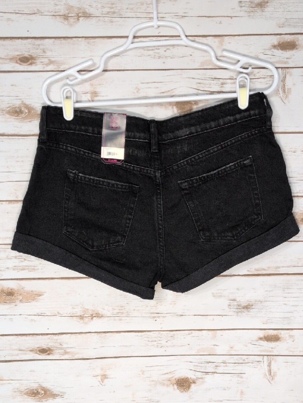 No Boundaries Black Low-Rise Rolled Hem Denim Shorts - Picture 5 of 8